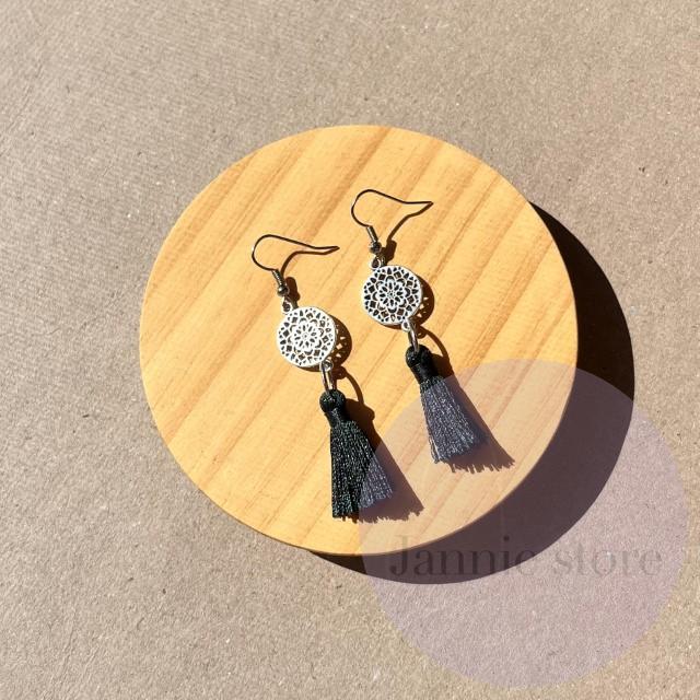 Mandala tassels - green